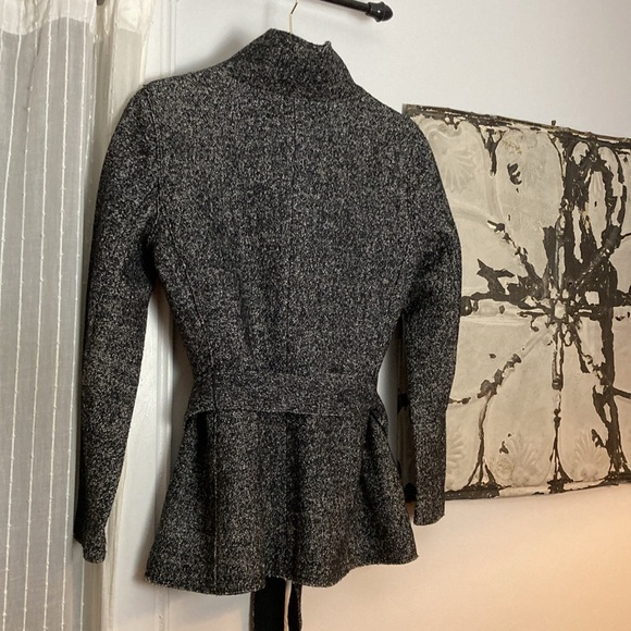 Ann Taylor Wool Blend Tweed Funnel Neck Jacket in Grey Multi. Size: SP - Picture 7 of 8